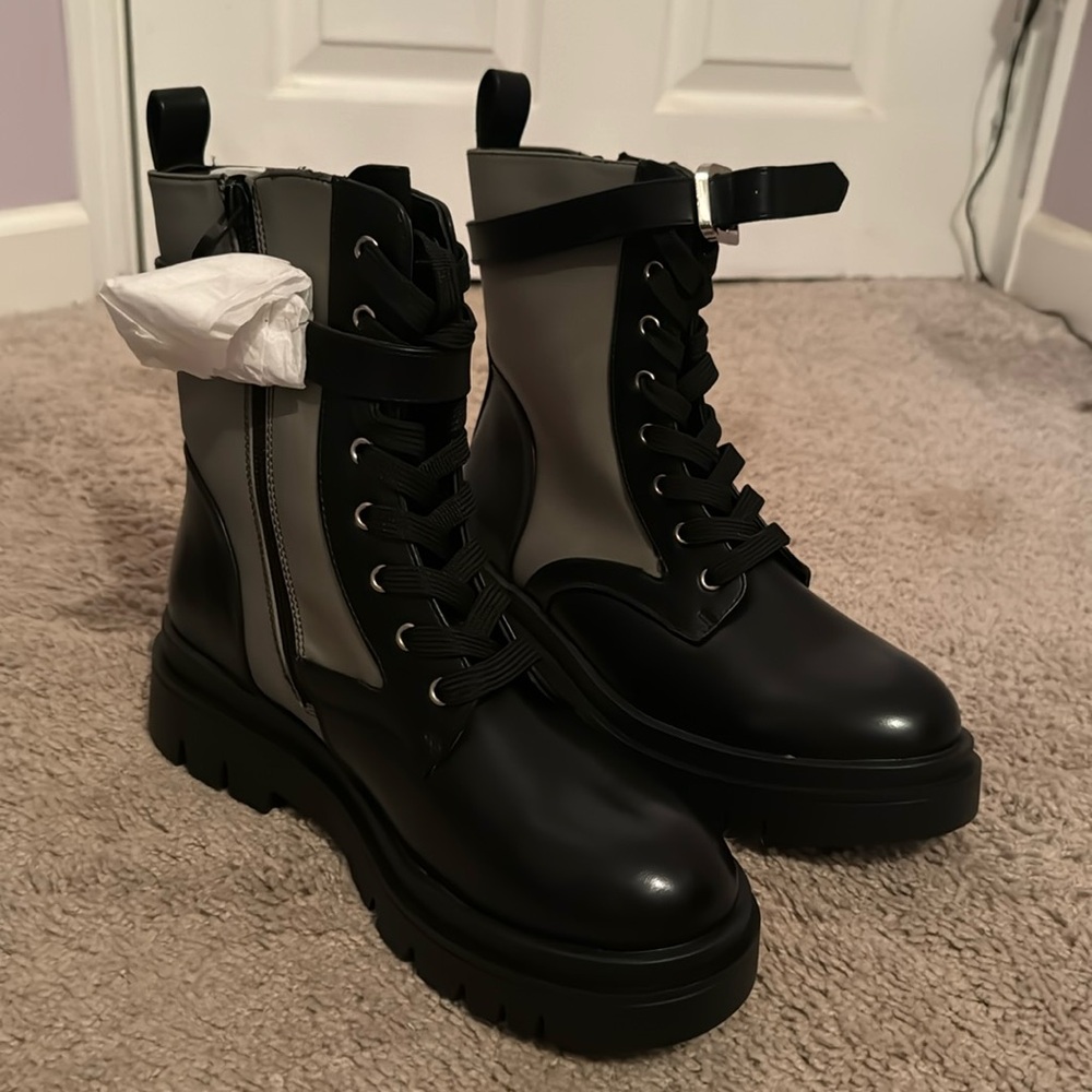DREAM PAIRS Women's Chelsea Platform Combat Boots Lace Up